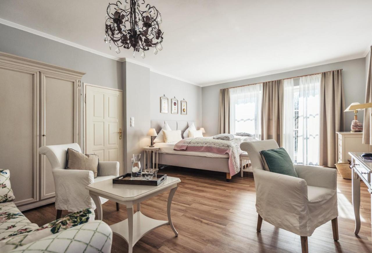 Biohotel Schlossgut Oberambach Екстер'єр фото